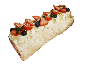 Клубничный меренговый рулет